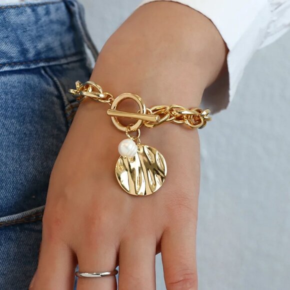 Gold Cuban Bracelet Chunky Chain Textured Gold Disc Pearl Charm Toggle Clasp NWT - Picture 2 of 7